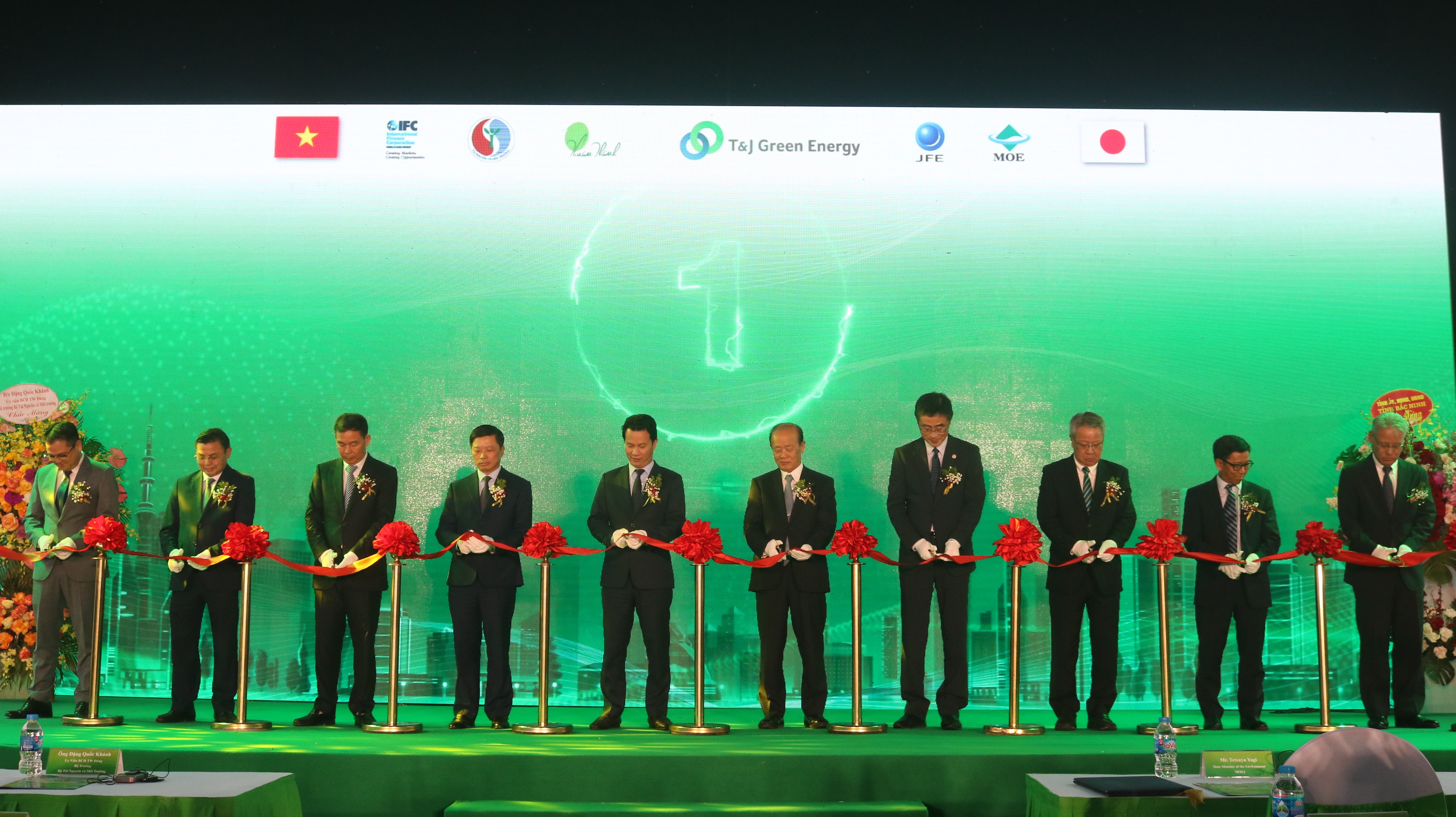 北宁省投资总额为7400万美元的高科技垃圾焚烧发电厂落成