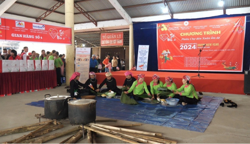 全国各地关心贫困者过好温饱春节