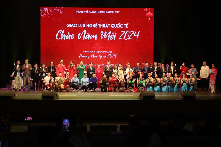 “迎2024年新春”国际艺术交流增进友谊