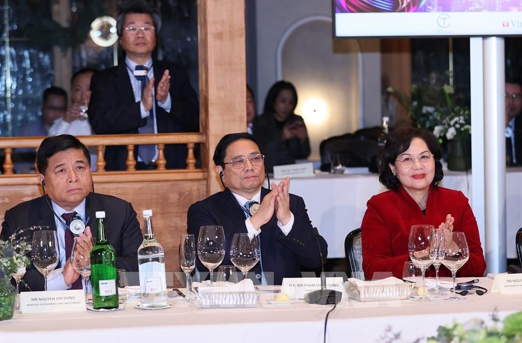 范明正总理建议世界各合作伙伴为越南金融中心提供建设咨询