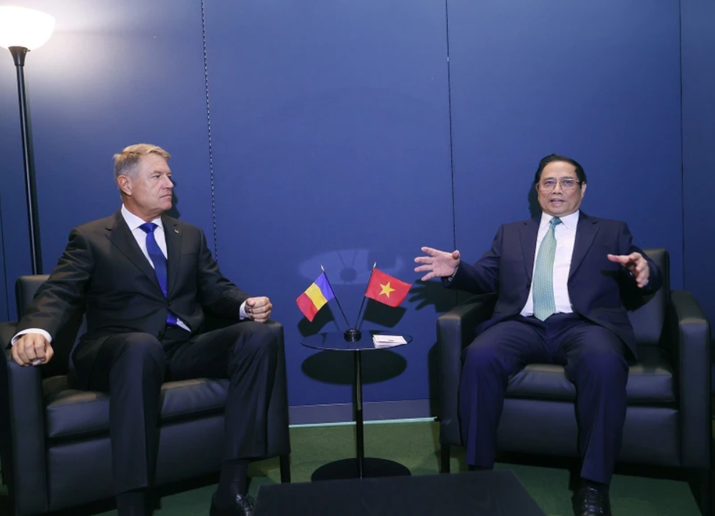 罗马尼亚媒体密集报道越南政府总理范明正即将访问该国的信息