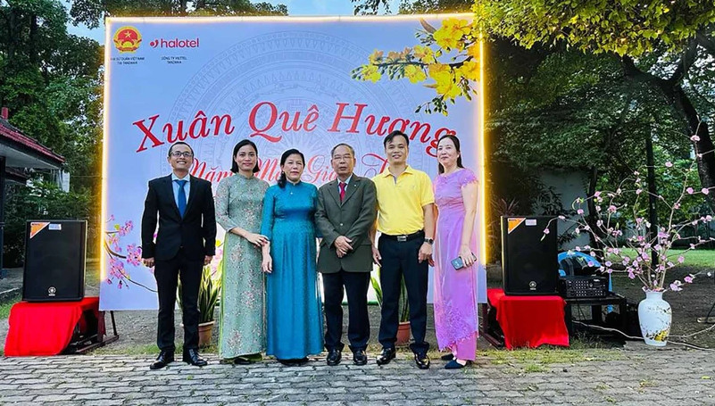 旅居东非国家越南人社群欢度春节