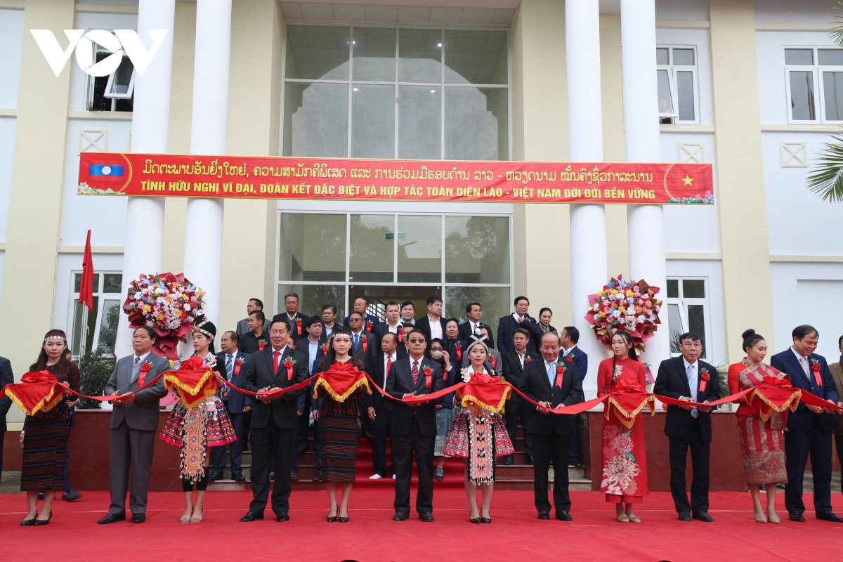 越南援建的老挝赛宋奔省广播电视台落成