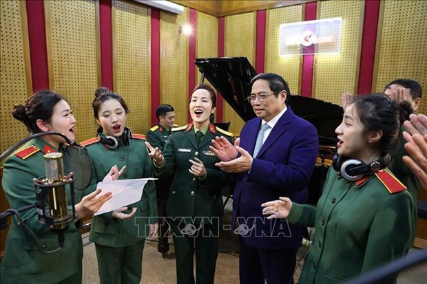 范明正总理：军队艺术文化大学继续对文化振兴事业做出更多贡献