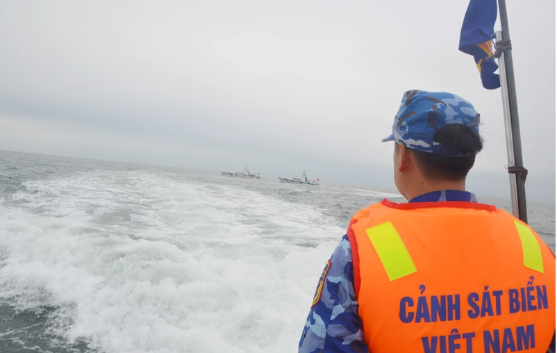越中两国海警在毗连区海域开展联合巡逻