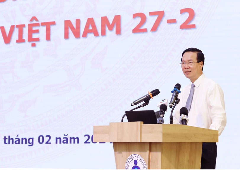 国家主席武文赏看望第一儿童医院医护人员