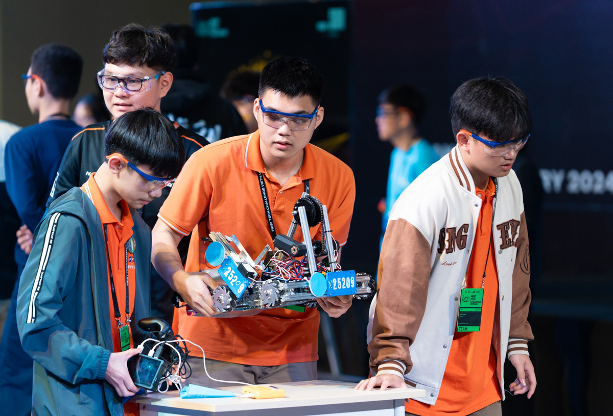 岘港学生跻身美国FIRST机器人大赛决赛
