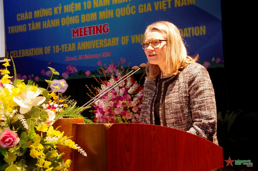 越南国家地雷行动中心成立十周年纪念见面会在河内举行