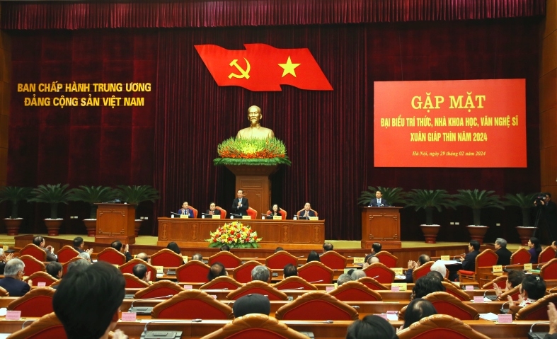 越南党和国家领导人出席知识分子、科学家、文学艺术工作者代表见面会