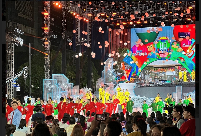 2024年第10届胡志明市奥黛节开幕