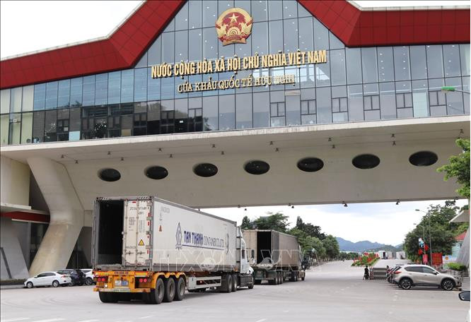 友谊国际口岸延长货物通关时间