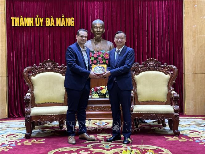 为深化越南岘港市与法国友谊搭建桥梁