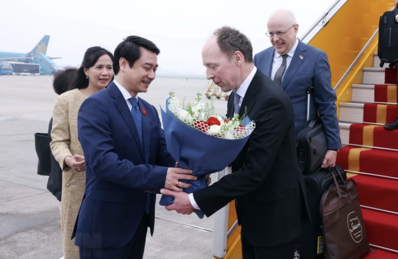 芬兰议会议长尤西·哈拉阿霍抵达河内 开始对越南进行正式访问