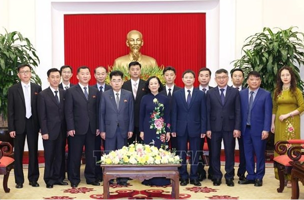 越共中央书记处常务书记张氏梅会见朝鲜劳动党代表团
