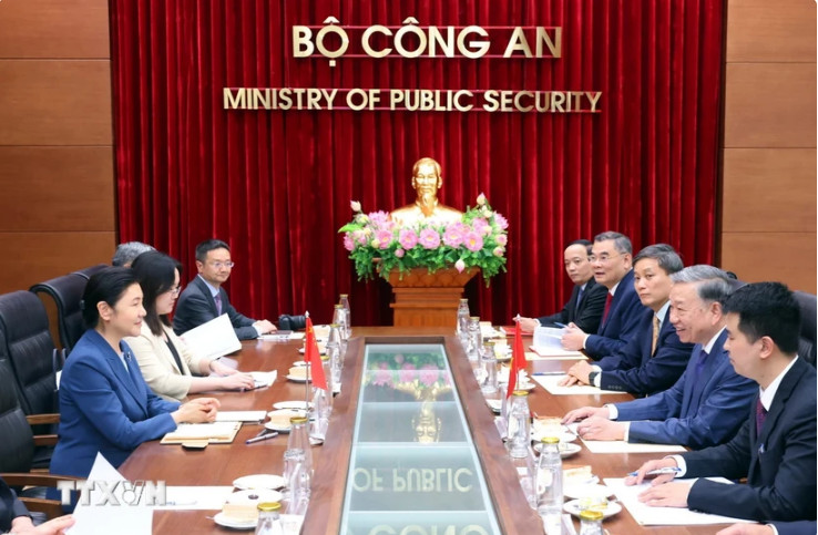 加强越南公安部与中国司法部的合作