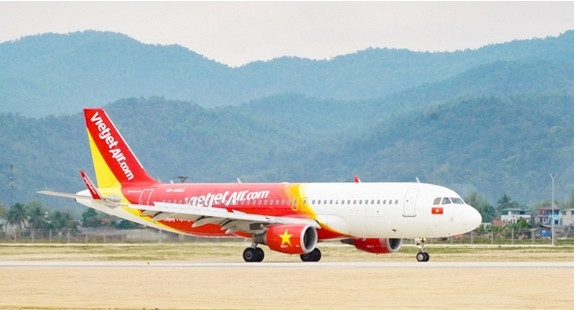 奠边府大捷70周年：越捷航司增加飞往奠边的航班数量
