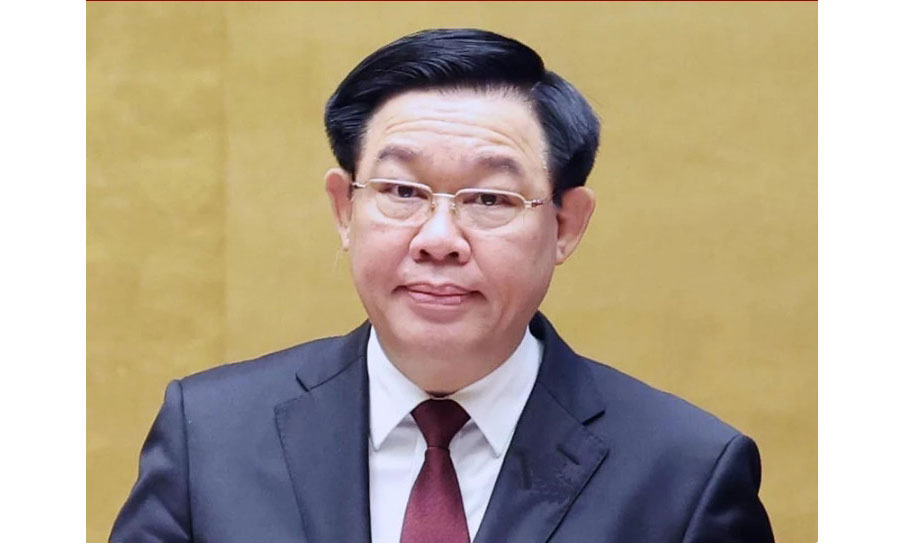 越共中央委员会同意王廷惠同志辞去各职务