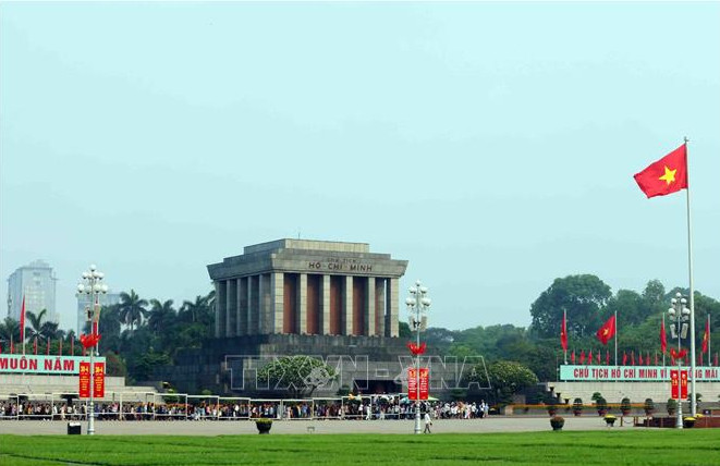 4·30和5·1假期逾6 1万人拜谒胡志明主席陵