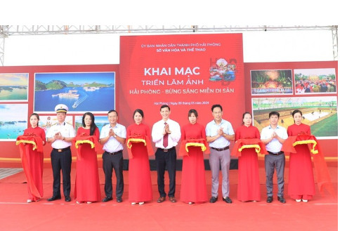 “海防——闪耀的遗产之乡”资料展开幕