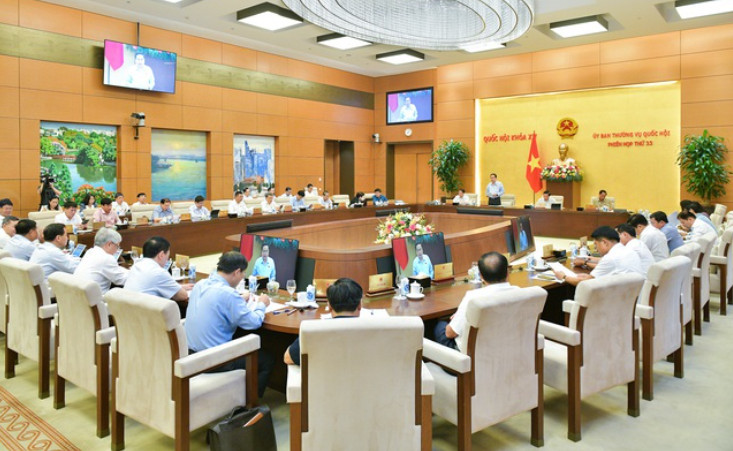 促进增长与稳定宏观经济两项重任同时推进