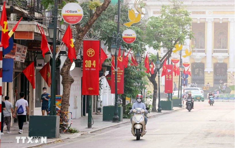 瑞士记者对越南在地区内的突出地位印象深刻