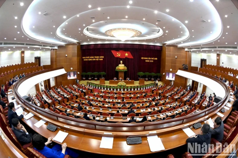 越共十三届九中全会圆满闭幕