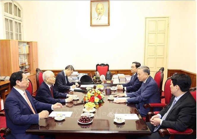 越共中央总书记阮富仲主持召开主要领导人会议