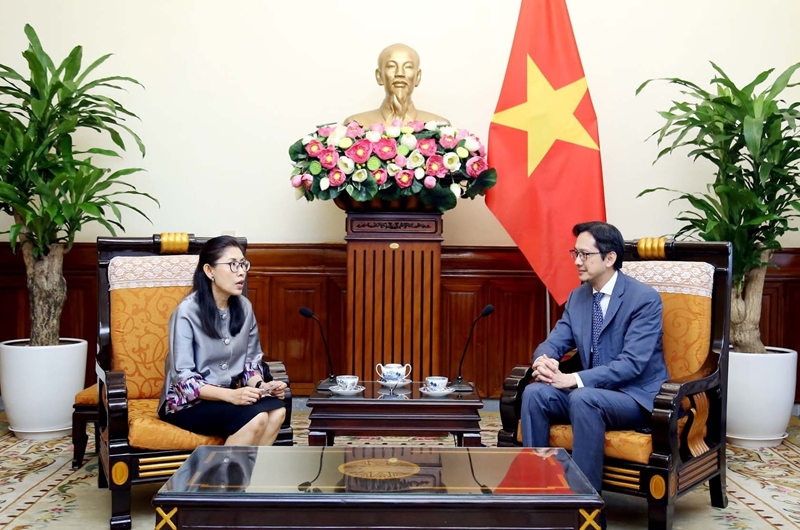 推动越泰关系不断蓬勃发展