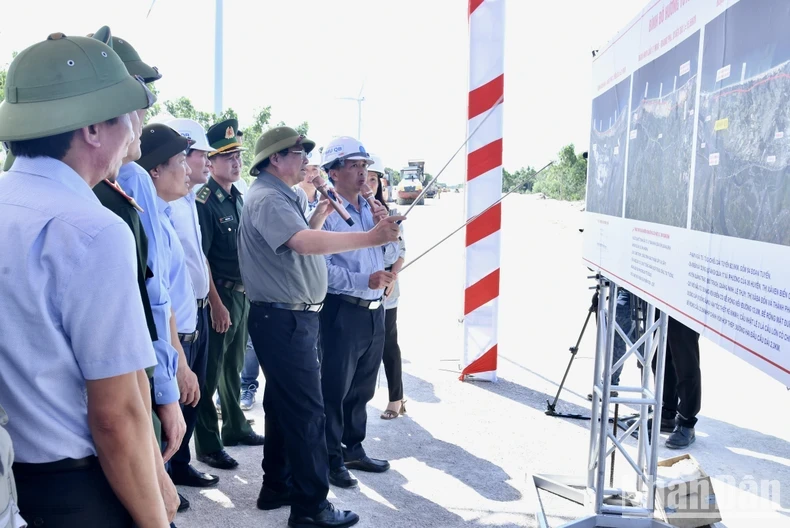 越南政府总理范明正莅临广平省调研