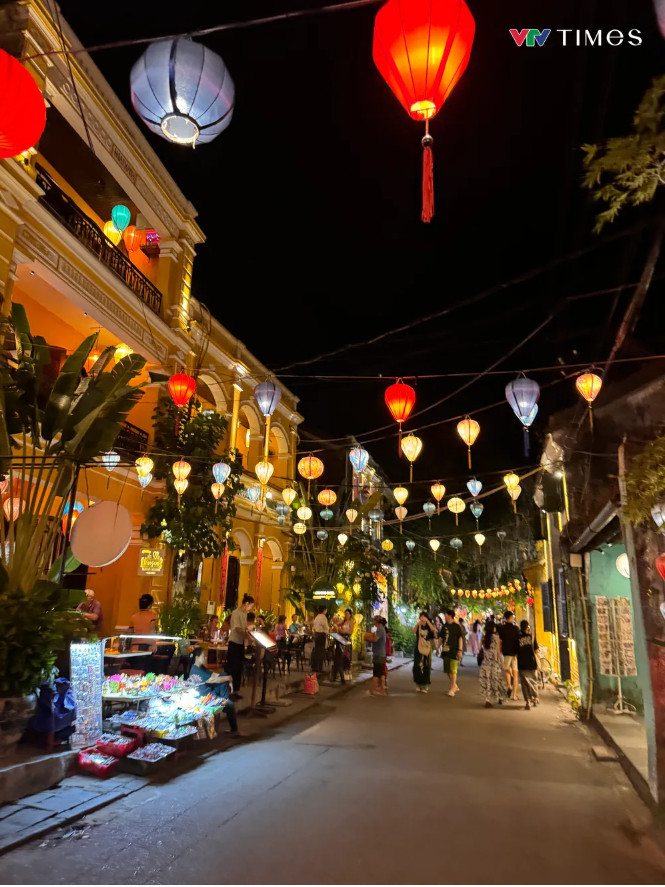 会安古城署日热闹非凡