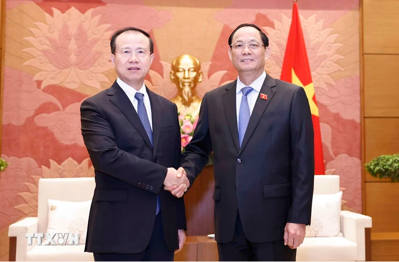 越中关系不断扩大和走向深化