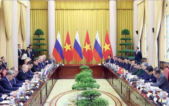 越南国家主席苏林与俄罗斯总统普京举行会谈