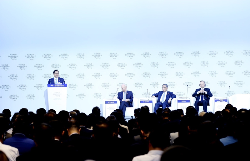 范明正总理出席“合作促进经济增长”讨论会