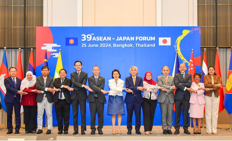 越南出席第39届东盟与日本论坛