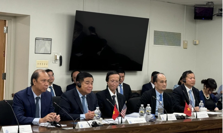 越南和美国在华盛顿举行首次越美经济对话