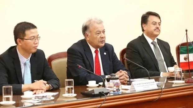 国际友人钦佩阮富仲总书记的人格和才华