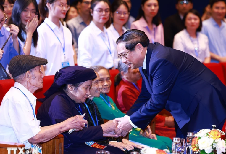 范明正总理：要无愧于为祖国和人民牺牲的英烈