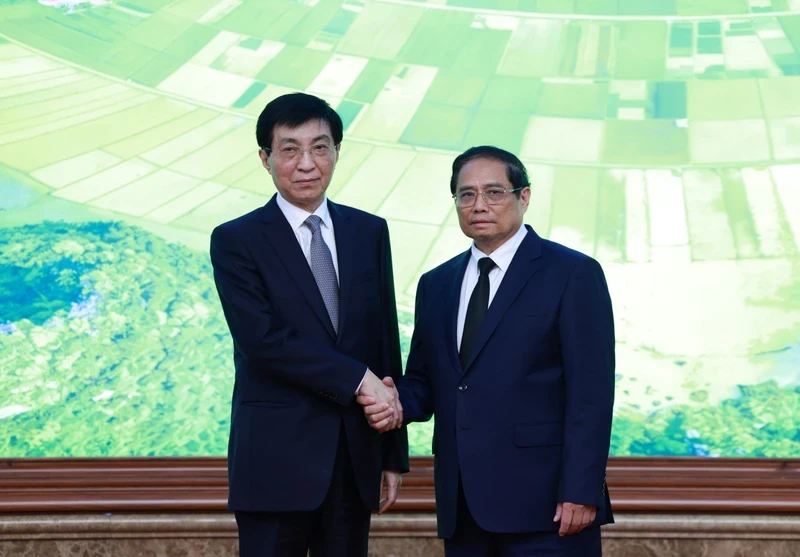 越南政府总理范明正会见中国政协主席王沪宁