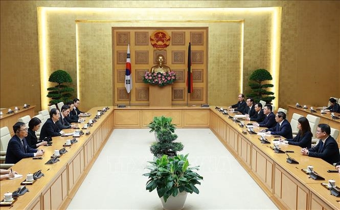 越南政府总理范明正会见韩国国务总理韩德洙