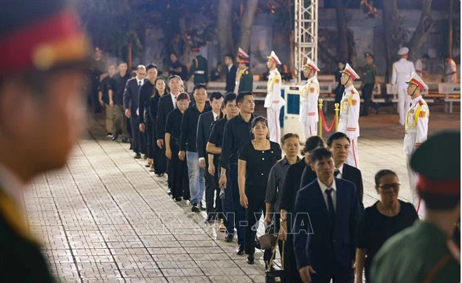 已故阮富仲总书记吊唁仪式：国内外超1560个代表团前来吊唁