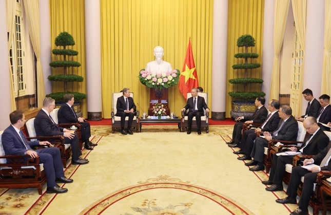 国家主席苏林会见专程来越南对阮富仲总书记逝世表示哀悼的美国国务卿