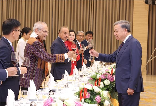 越南国家主席苏林设宴招待东帝汶总统奥尔塔