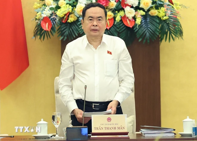 国会主席陈青敏主持8月份法律专题会议