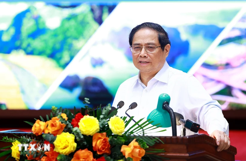 政府总理范明正：实施“五个先锋”发展红河平原地区