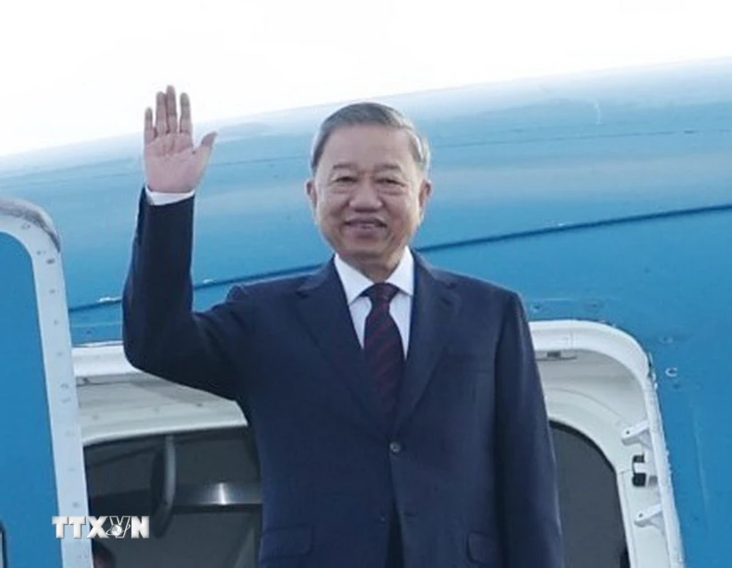 越共中央总书记、国家主席苏林和夫人启程对中华人民共和国进行国事访问