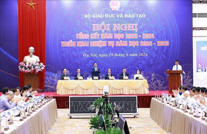 越南政府总理范明正：重视教育培训 为国家快速可持续发展注入动力