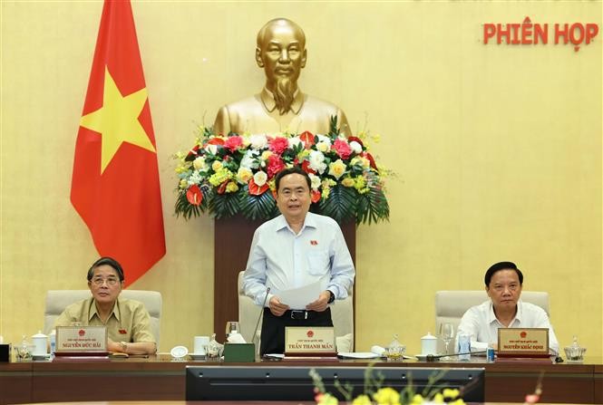 越南国会常委会第三十六次会议闭幕