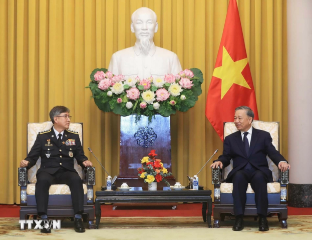 越共中央总书记、国家主席苏林会见韩国海洋警察厅厅长金钟旭