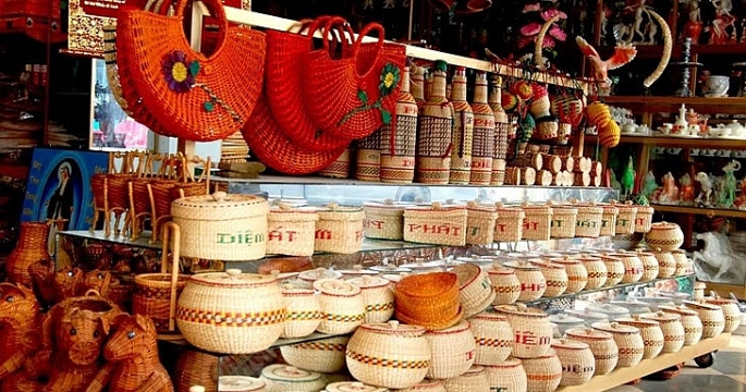 河内大力发展手工艺村 提高农民的生活水平