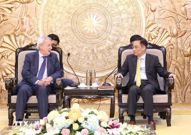 智利愿进一步扩大与越南在各领域的合作